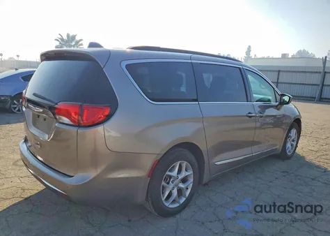 2017 Chrysler Pacifica Touring L z USA, uszkodzony, nr VIN 2C4RC1BG8HR628677